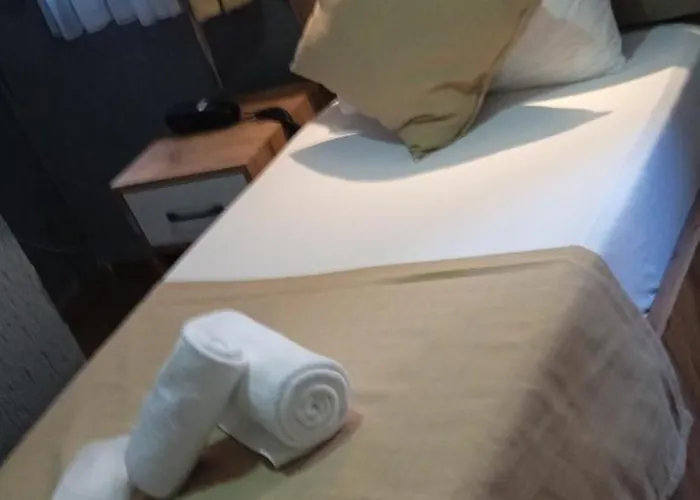 Yellow Bull בית אירוח